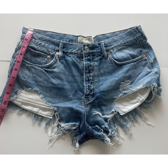 We The Free People Denim Shorts Womens 31 Distressed Daisy Dukes Concert Country - Picture 11 of 11
